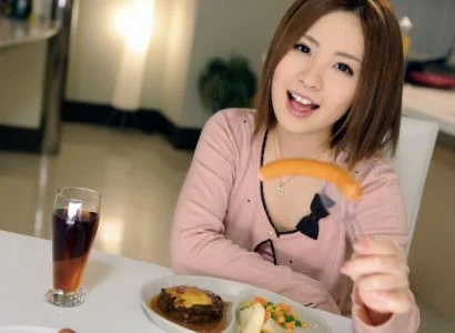 Người đàn ông sau bữa tối thì chịch em